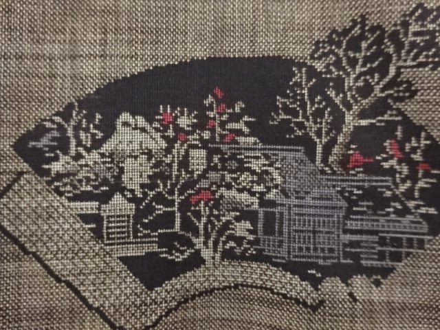 アンティーク　地紙に家屋模様織り出し本場泥大島紬着物